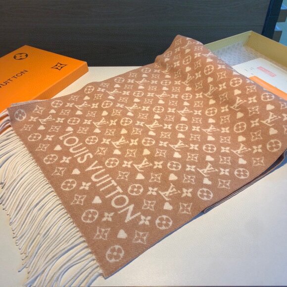 Louis Vuitton Monogram wool scarf - Picture 5 of 8